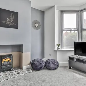 https://refurbished-plush-property-great-transport-links.yorkshirehotels.net